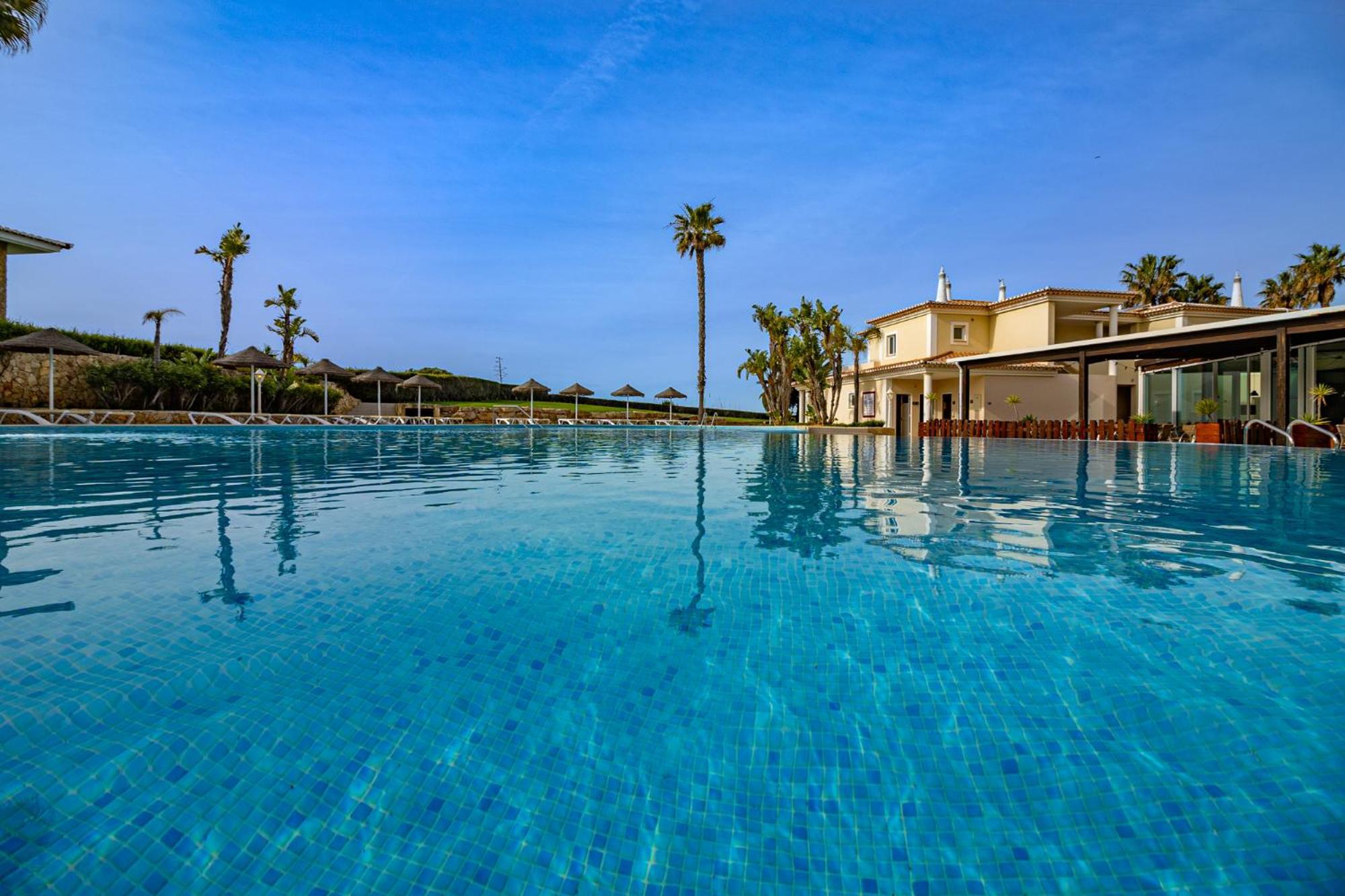 Hotel Clube Porto Mos - Sunplace & 4*